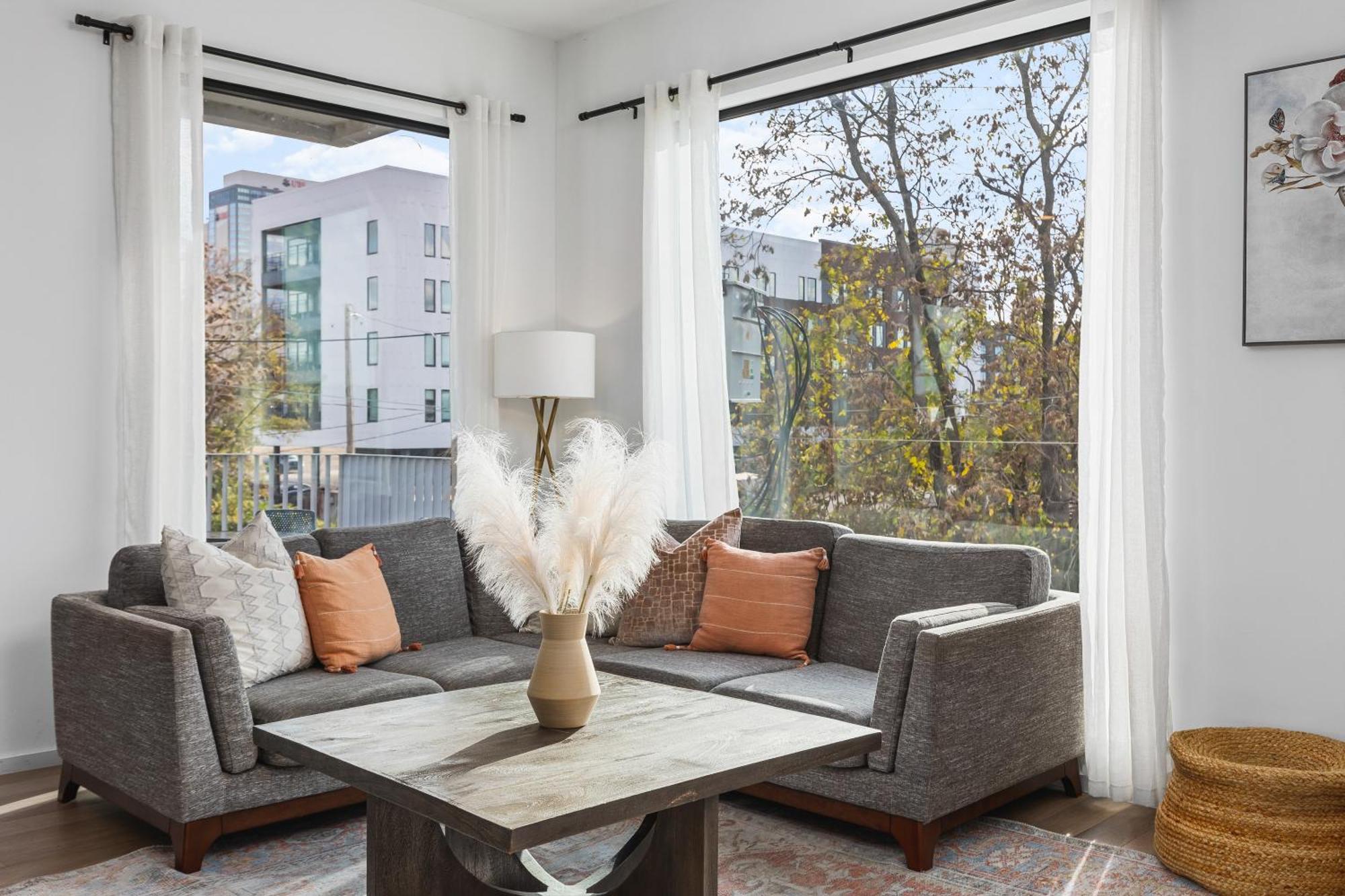 Luxury On The River 4 Beds 2.5 Bath, Walk To Downtown Appartement Nashville Buitenkant foto